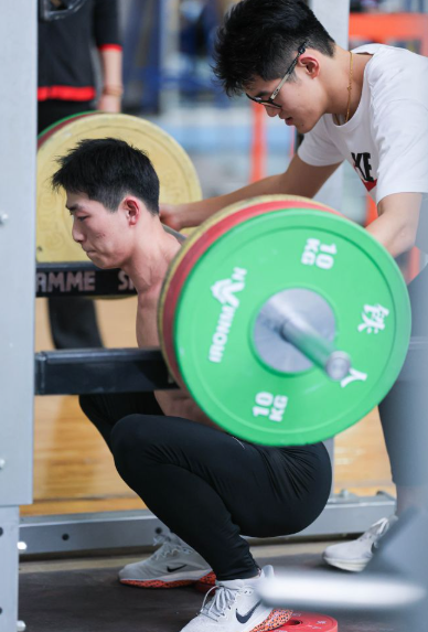 乐竞体育平台让你与高手同场竞技